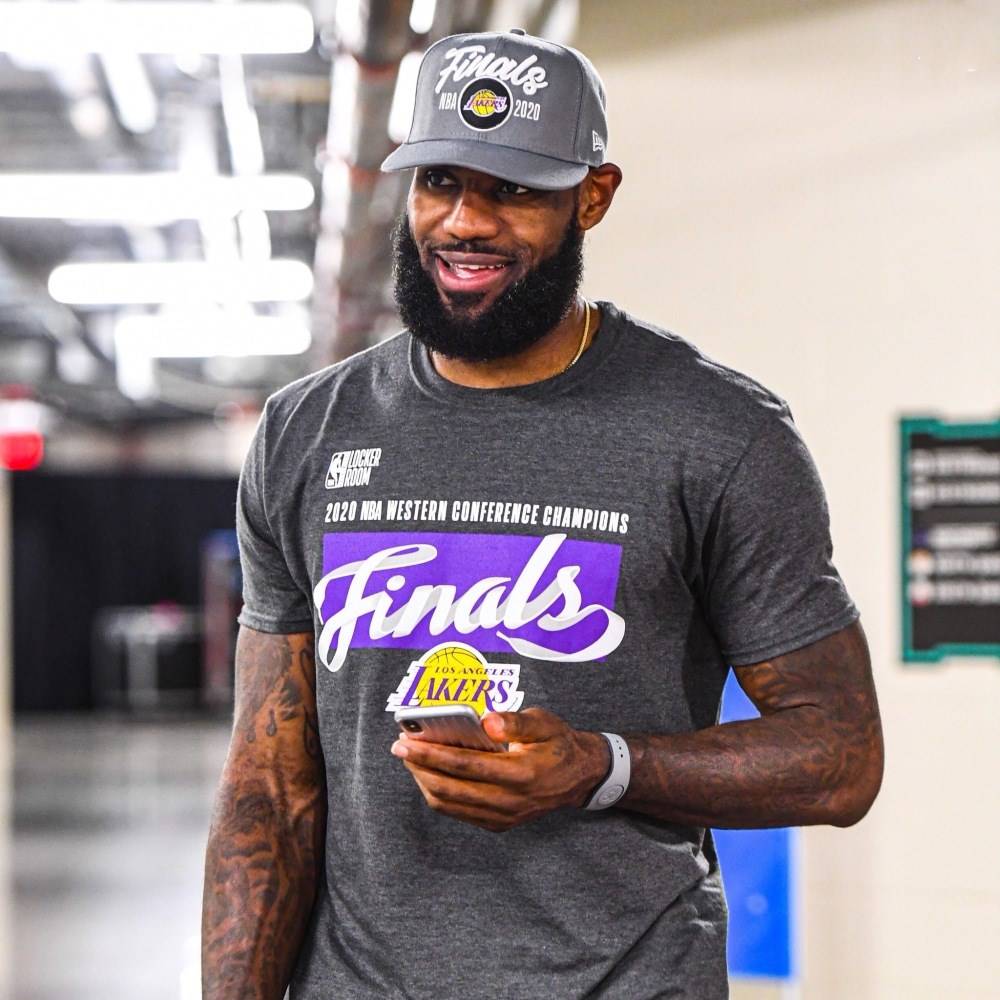 包含转会期突围战来临，托特纳姆围绕NBA总决赛完成体检，气氛紧张，赛季目标并未改变的词条